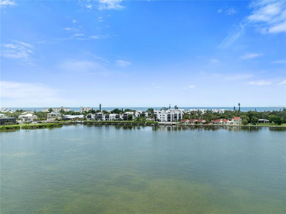 Active With Contract: $499,000 (2 beds, 2 baths, 1327 Square Feet)