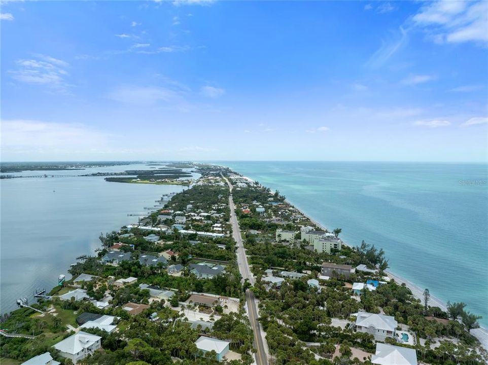 Active With Contract: $499,000 (2 beds, 2 baths, 1327 Square Feet)