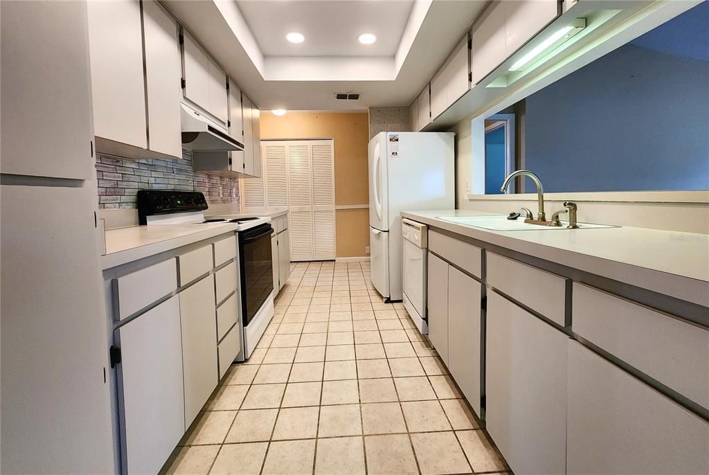 For Rent: $2,000 (2 beds, 2 baths, 1348 Square Feet)