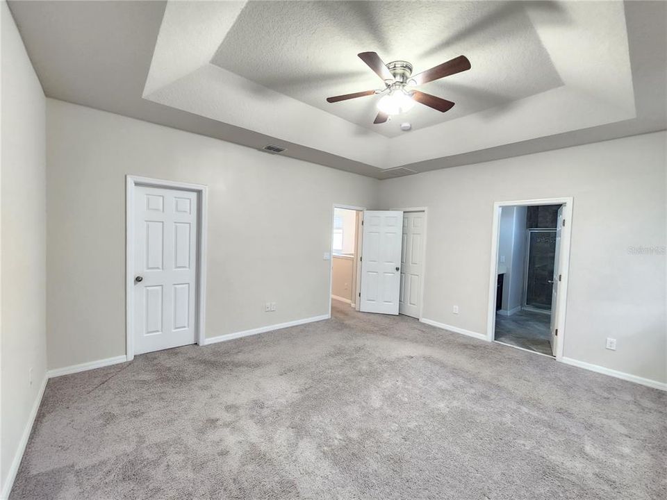 For Rent: $3,200 (4 beds, 3 baths, 3715 Square Feet)