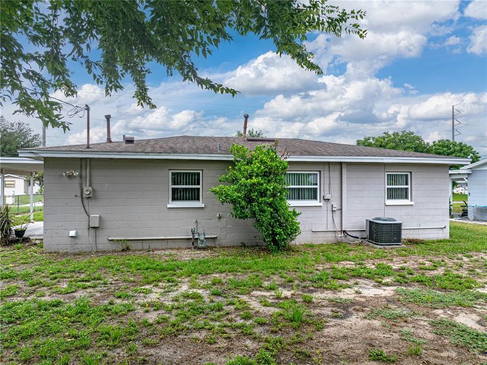 For Sale: $229,000 (3 beds, 1 baths, 1030 Square Feet)