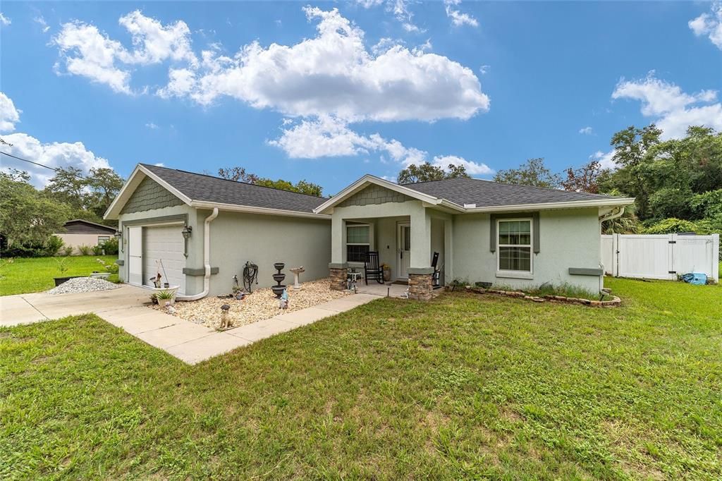 For Sale: $279,900 (3 beds, 2 baths, 1400 Square Feet)