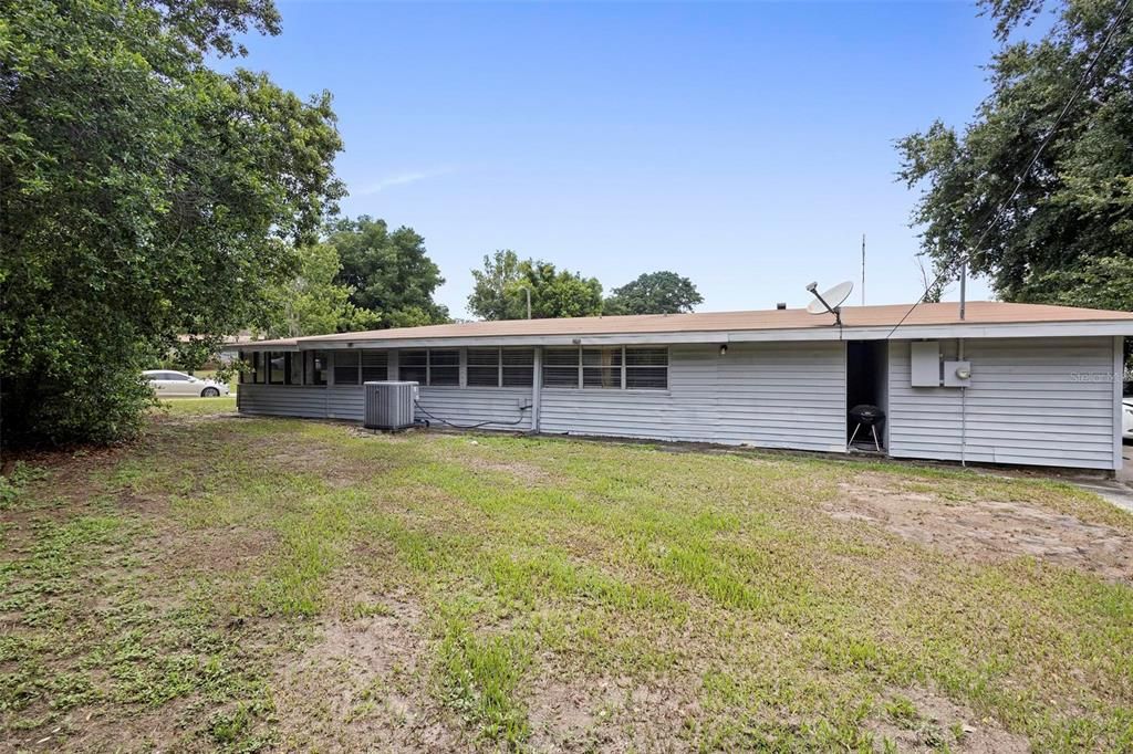 For Sale: $335,000 (4 beds, 2 baths, 1820 Square Feet)