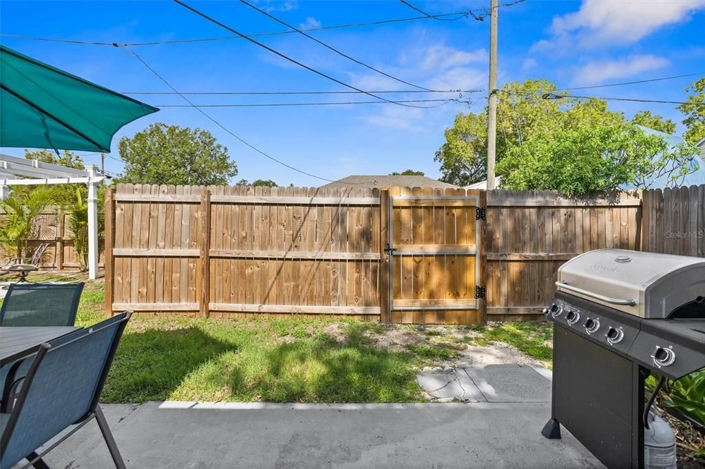 For Sale: $425,000 (3 beds, 2 baths, 1276 Square Feet)