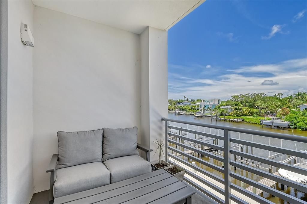 For Sale: $1,200,000 (1 beds, 2 baths, 1193 Square Feet)