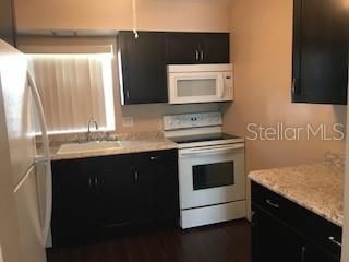 For Sale: $174,900 (2 beds, 2 baths, 979 Square Feet)