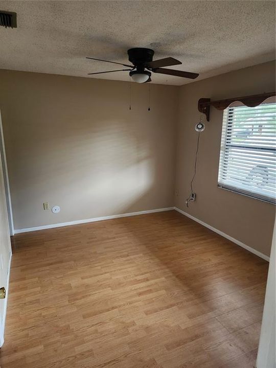 For Rent: $2,100 (4 beds, 2 baths, 1500 Square Feet)