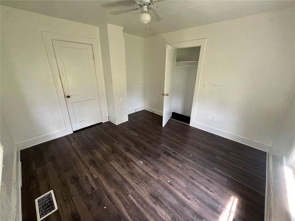 For Sale: $174,000 (2 beds, 1 baths, 780 Square Feet)