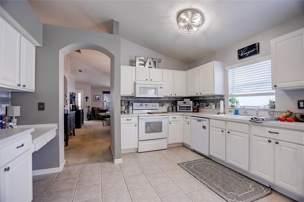 For Sale: $385,000 (4 beds, 2 baths, 1936 Square Feet)