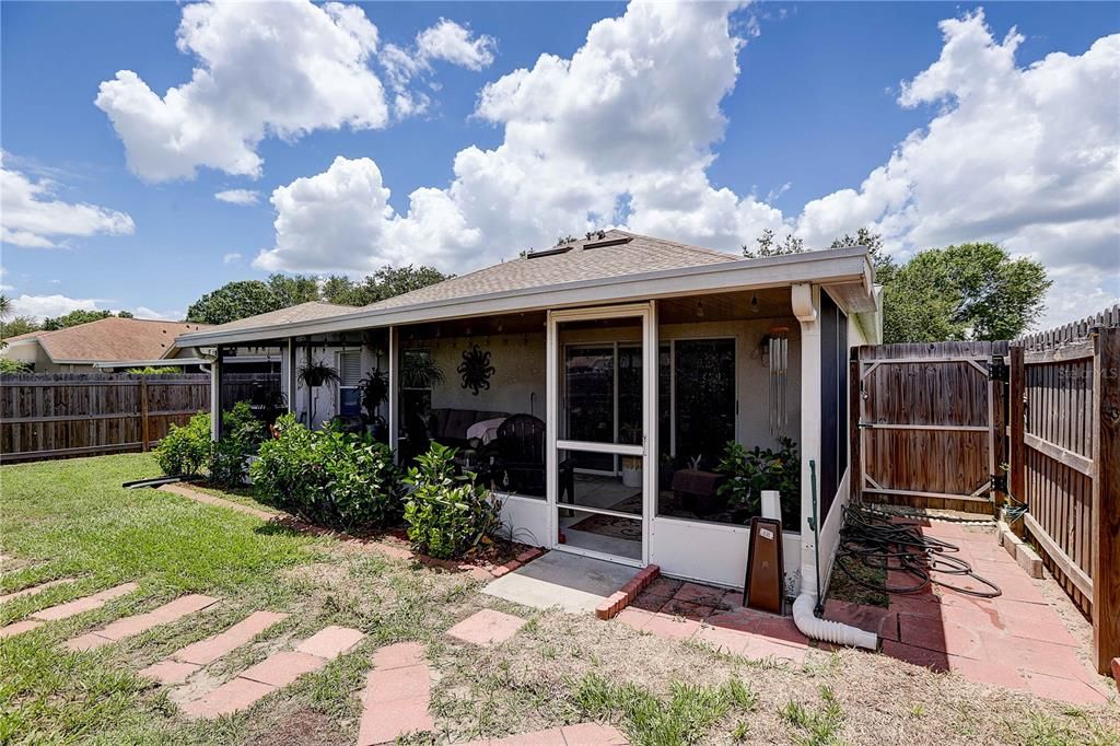 For Sale: $385,000 (4 beds, 2 baths, 1936 Square Feet)