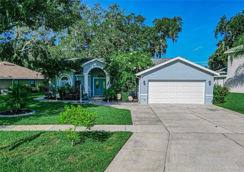 For Sale: $370,000 (3 beds, 2 baths, 1622 Square Feet)