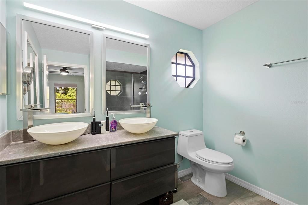For Sale: $359,000 (3 beds, 2 baths, 1391 Square Feet)