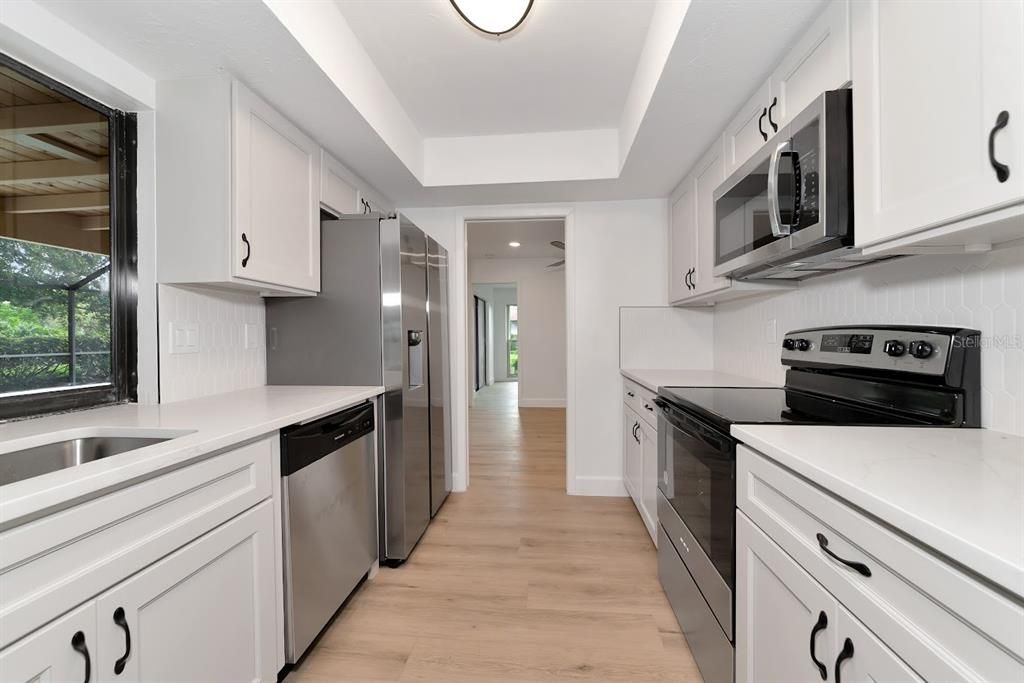 Active With Contract: $459,900 (2 beds, 2 baths, 1459 Square Feet)