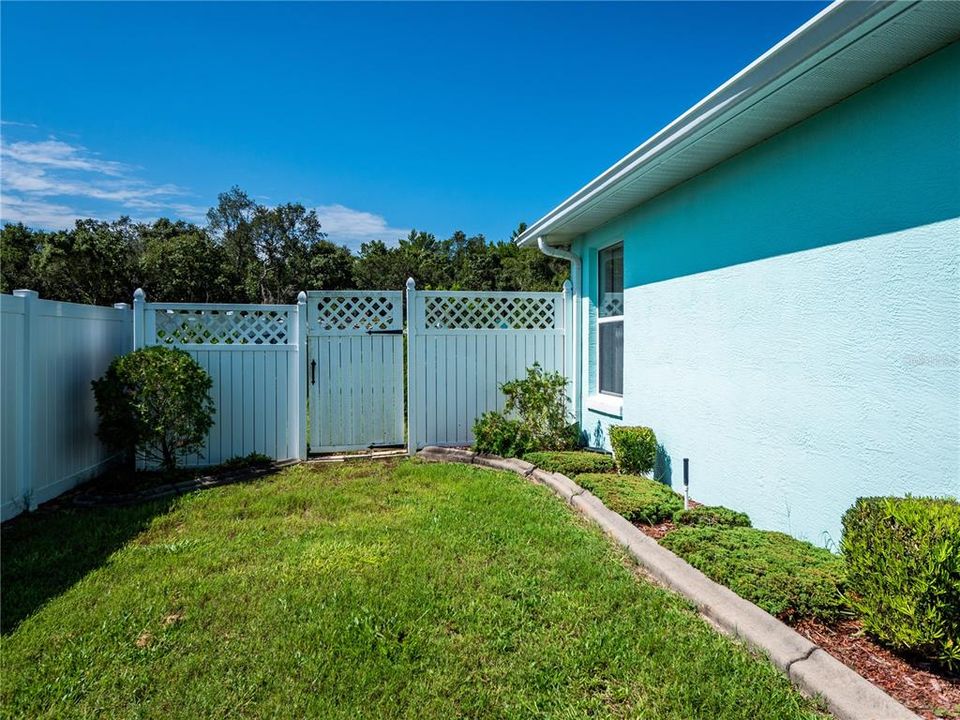 For Sale: $389,900 (3 beds, 2 baths, 2048 Square Feet)