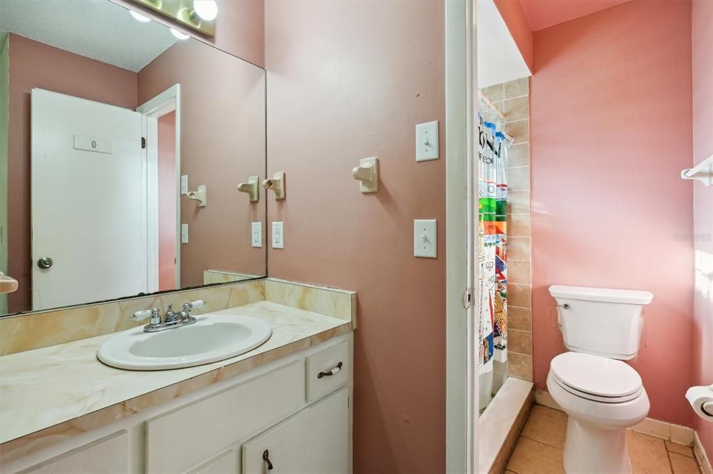 For Sale: $269,900 (3 beds, 2 baths, 1317 Square Feet)