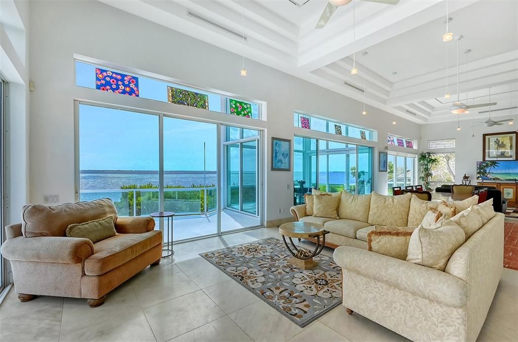 For Sale: $6,900,000 (5 beds, 5 baths, 6000 Square Feet)