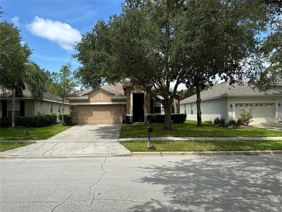 For Sale: $499,000 (3 beds, 2 baths, 1892 Square Feet)