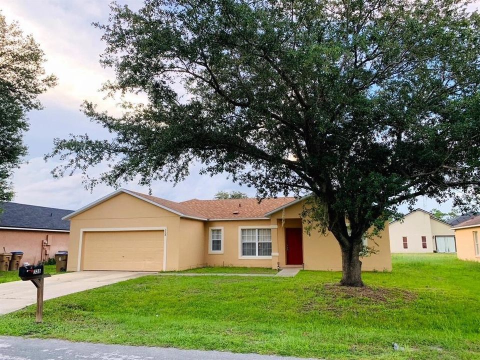 For Sale: $320,000 (4 beds, 2 baths, 1744 Square Feet)