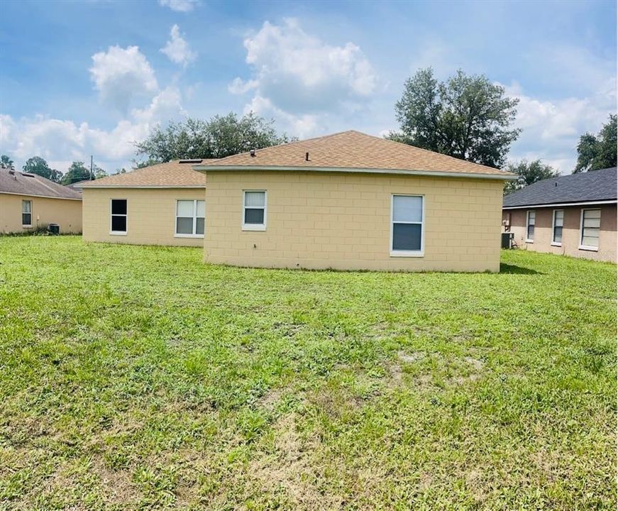 For Sale: $320,000 (4 beds, 2 baths, 1744 Square Feet)