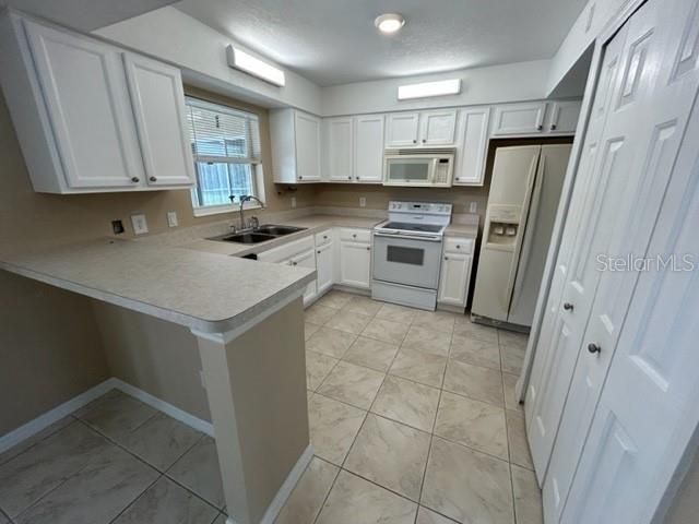 For Sale: $349,000 (3 beds, 2 baths, 1444 Square Feet)