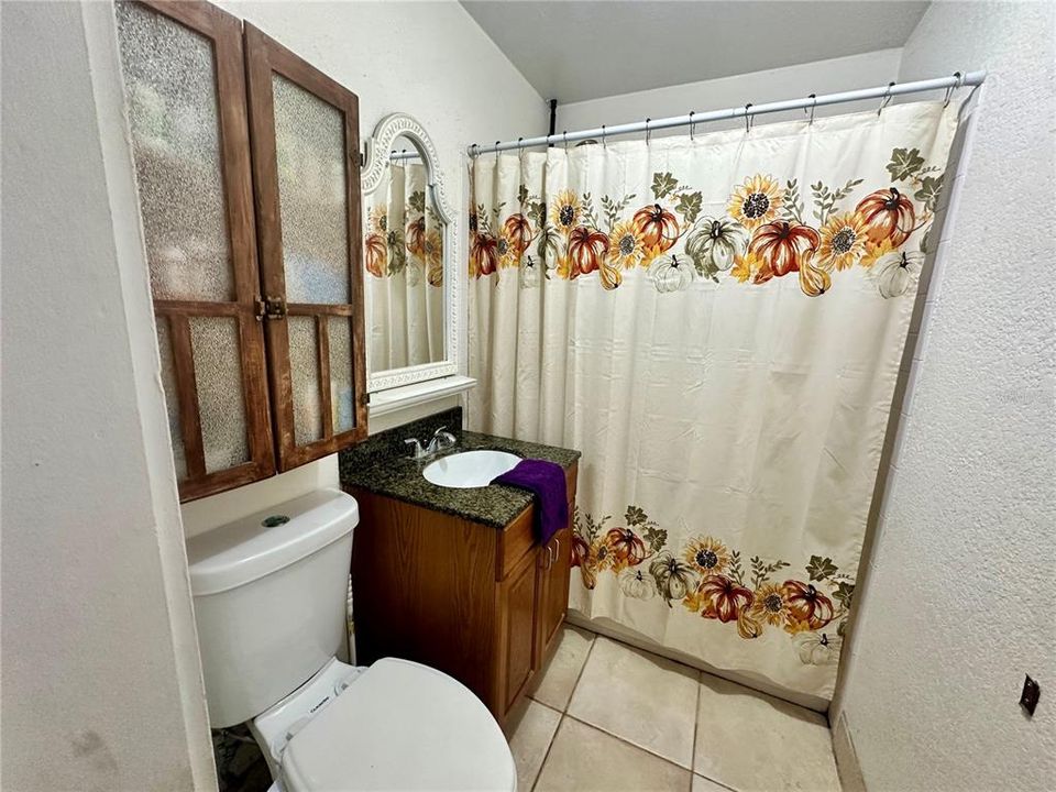 For Sale: $235,000 (2 beds, 1 baths, 812 Square Feet)