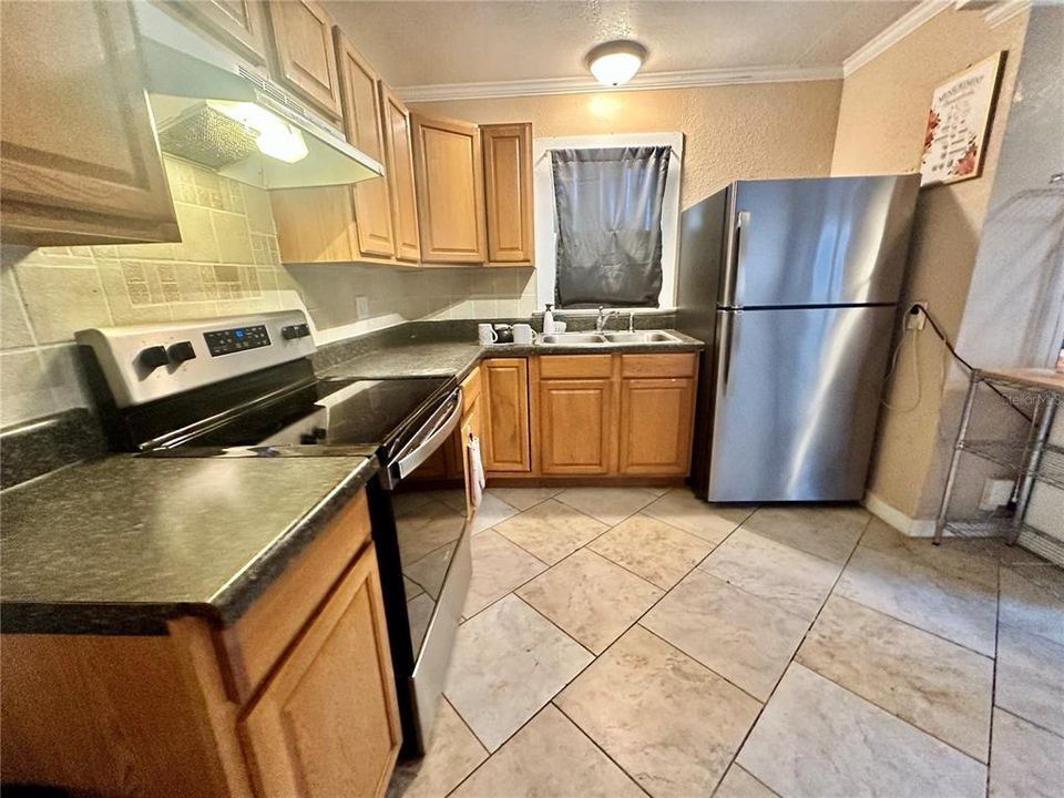 For Sale: $235,000 (2 beds, 1 baths, 812 Square Feet)