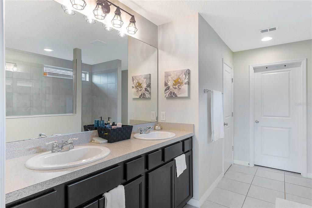 Active With Contract: $579,000 (4 beds, 2 baths, 2448 Square Feet)