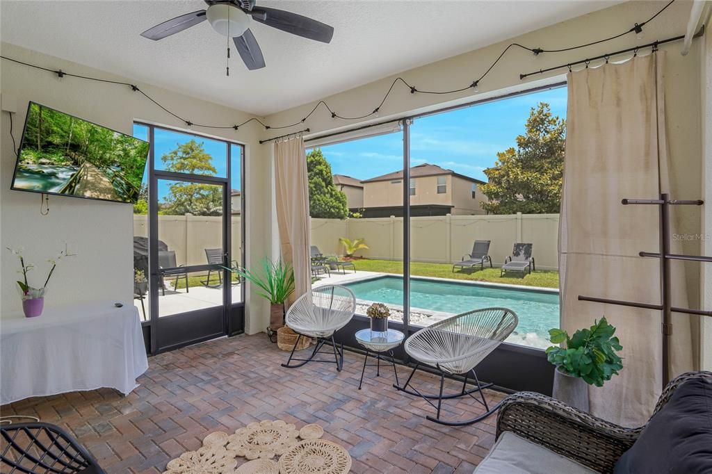 Active With Contract: $579,000 (4 beds, 2 baths, 2448 Square Feet)