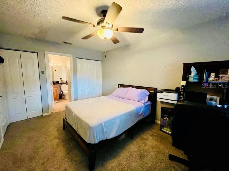 For Sale: $228,500 (2 beds, 2 baths, 1021 Square Feet)