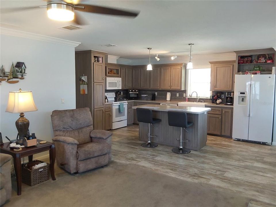 For Sale: $289,900 (3 beds, 2 baths, 1442 Square Feet)