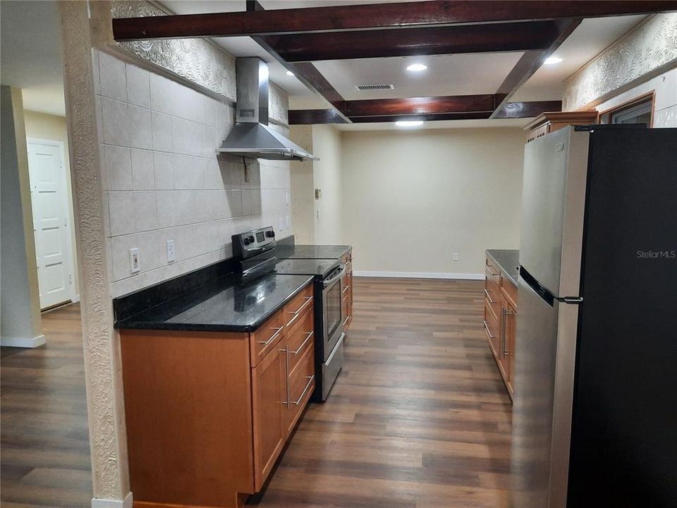 En Renta: $2,450 (3 camas, 2 baños, 2015 Pies cuadrados)