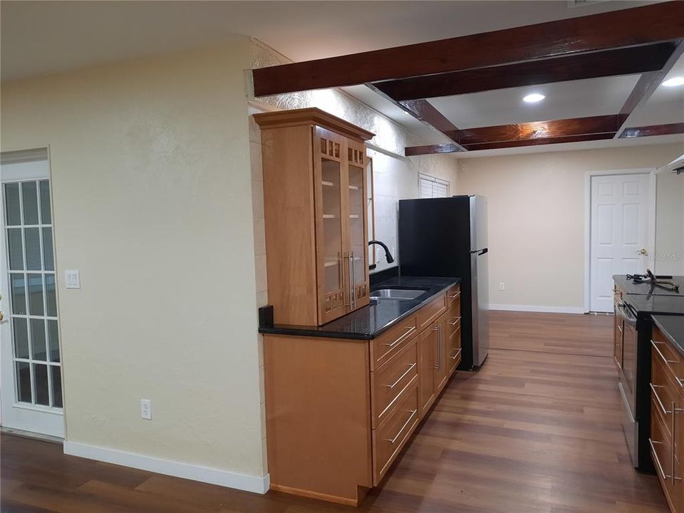 For Rent: $2,450 (3 beds, 2 baths, 2015 Square Feet)