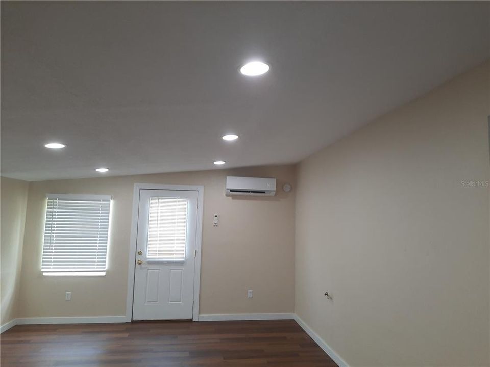 For Rent: $2,450 (3 beds, 2 baths, 2015 Square Feet)