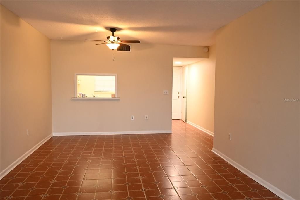 For Rent: $1,650 (1 beds, 1 baths, 815 Square Feet)