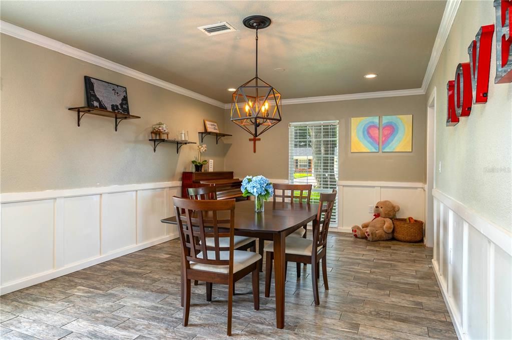 Looking toward breakfast room