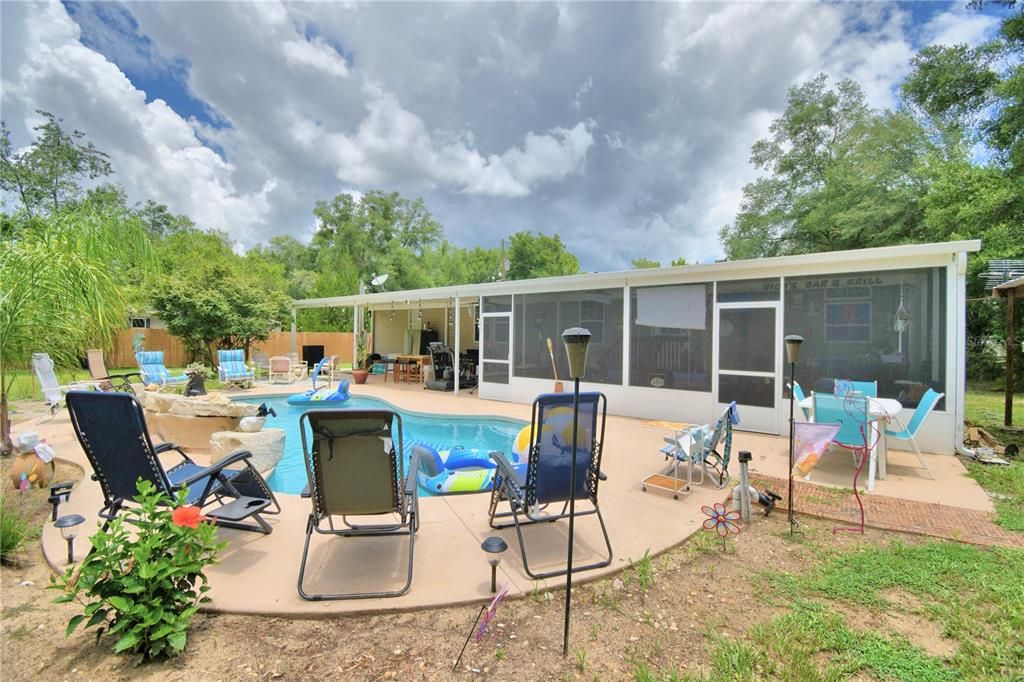 For Sale: $249,900 (3 beds, 2 baths, 1500 Square Feet)
