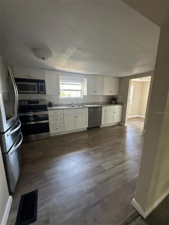 For Sale: $233,100 (2 beds, 2 baths, 654 Square Feet)