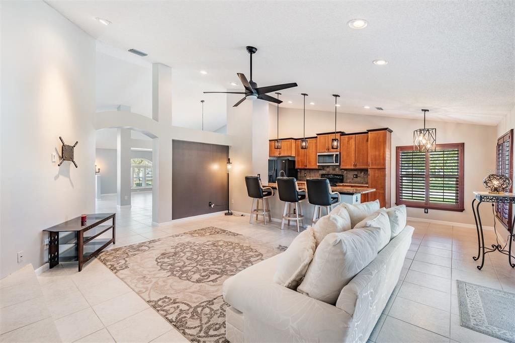 Kitchen family room combination