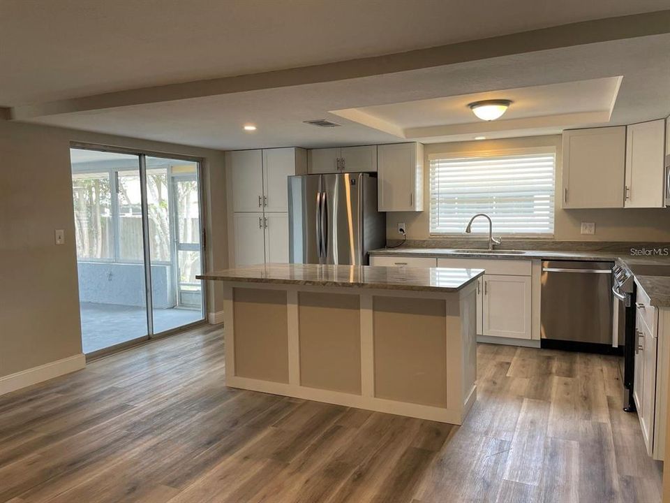 Active With Contract: $1,800 (3 beds, 2 baths, 1707 Square Feet)