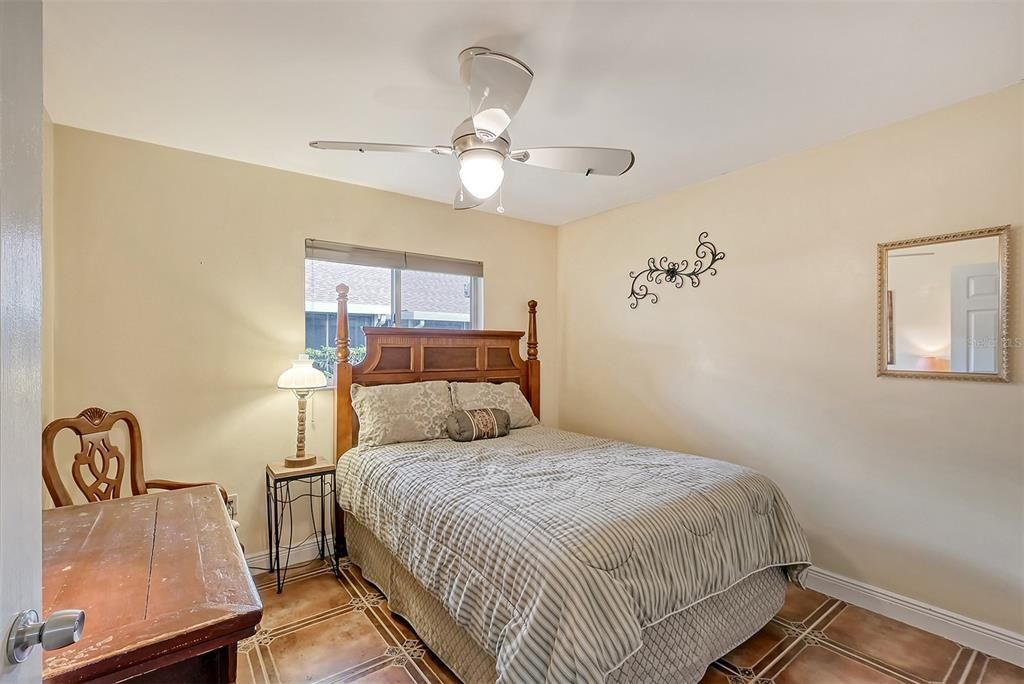 For Sale: $324,900 (2 beds, 2 baths, 936 Square Feet)