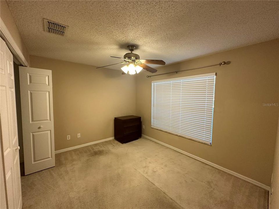 For Rent: $2,640 (4 beds, 2 baths, 1955 Square Feet)