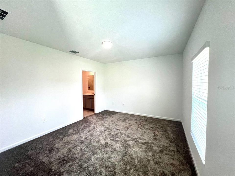 For Rent: $2,400 (3 beds, 2 baths, 1267 Square Feet)