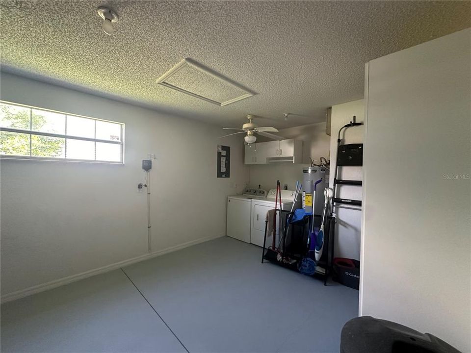 For Sale: $219,888 (2 beds, 2 baths, 1074 Square Feet)