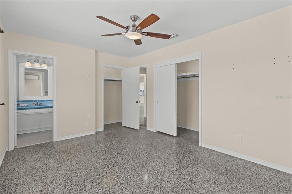 For Sale: $600,000 (2 beds, 1 baths, 1248 Square Feet)