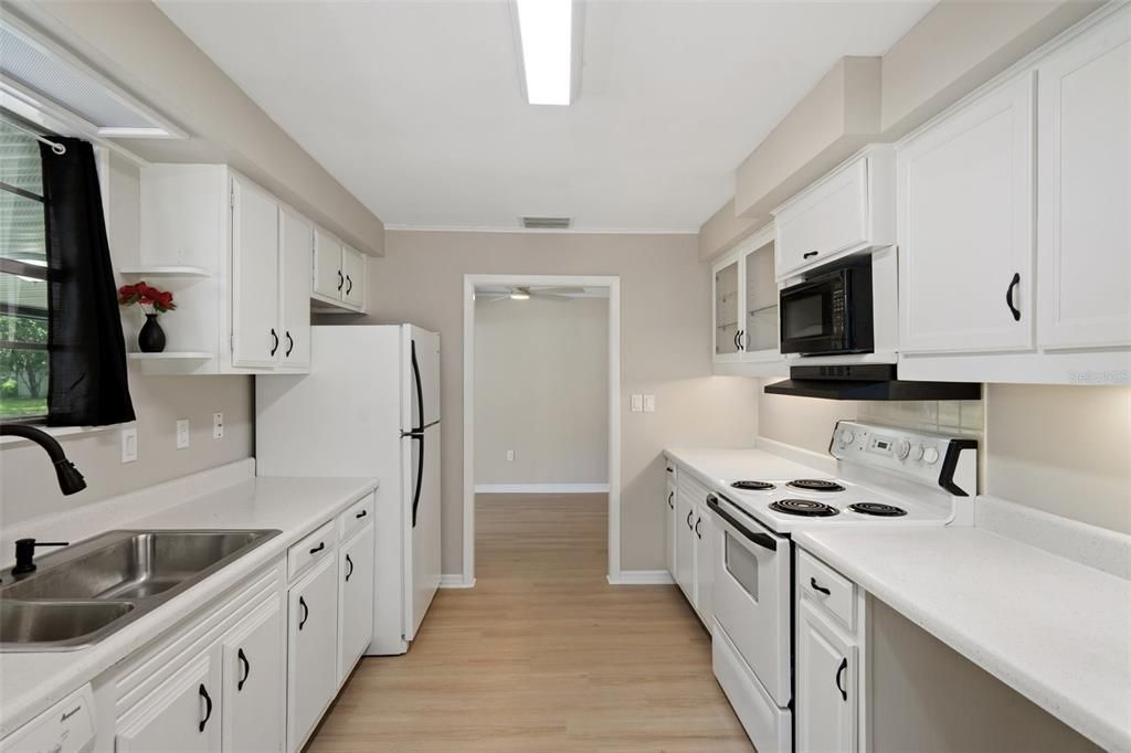 For Sale: $409,000 (3 beds, 2 baths, 1428 Square Feet)