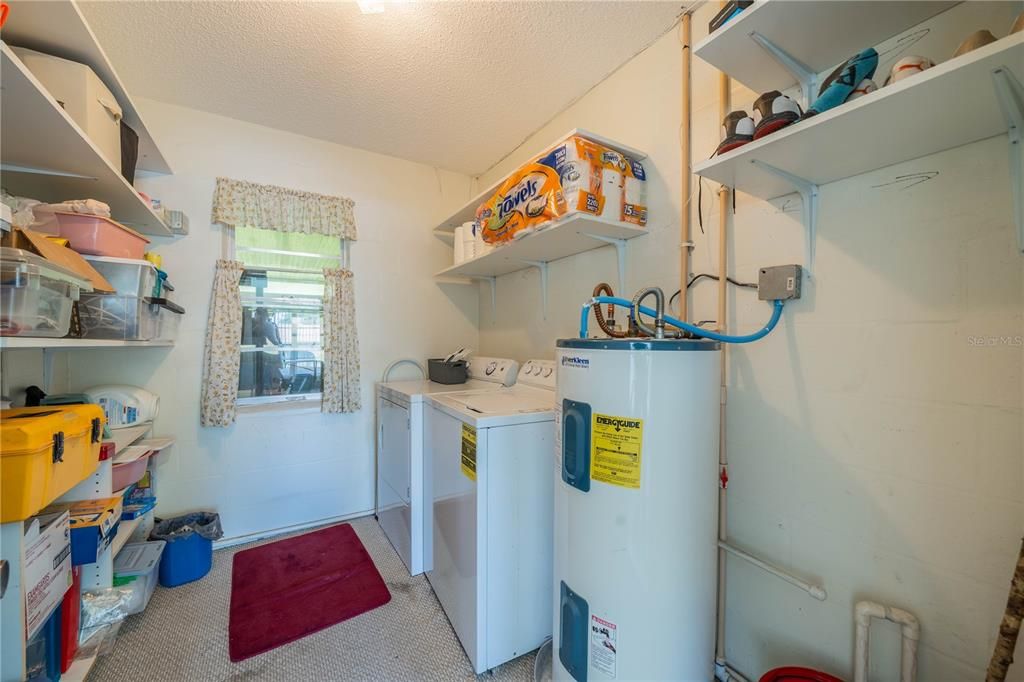 For Sale: $167,500 (2 beds, 2 baths, 984 Square Feet)