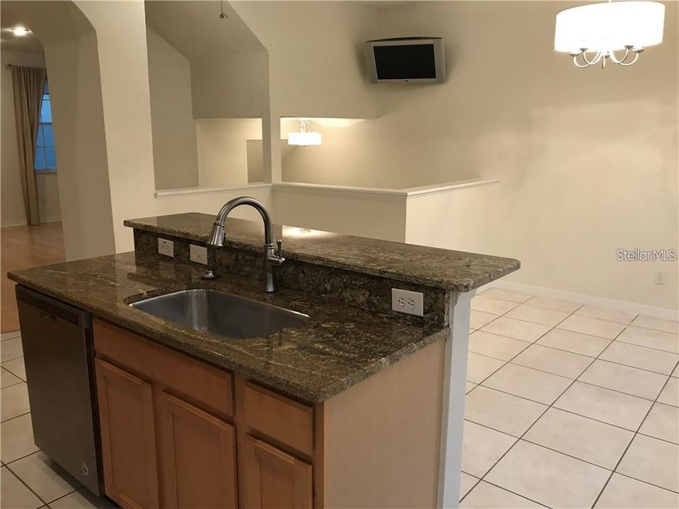 For Rent: $2,950 (3 beds, 2 baths, 1714 Square Feet)