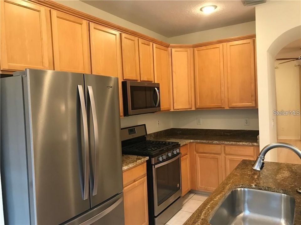 For Rent: $2,950 (3 beds, 2 baths, 1714 Square Feet)