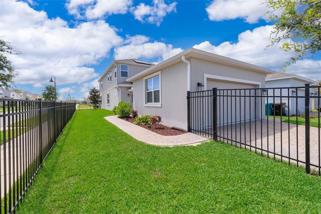 For Sale: $520,000 (3 beds, 2 baths, 2203 Square Feet)