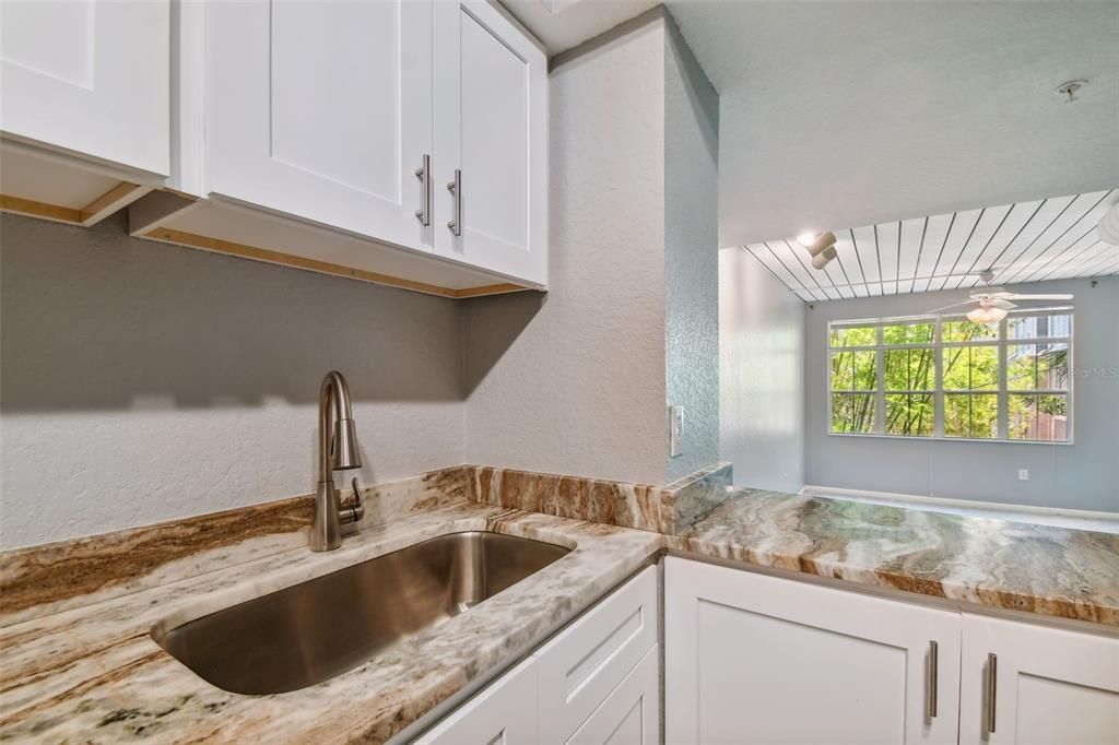 For Sale: $349,000 (1 beds, 1 baths, 789 Square Feet)